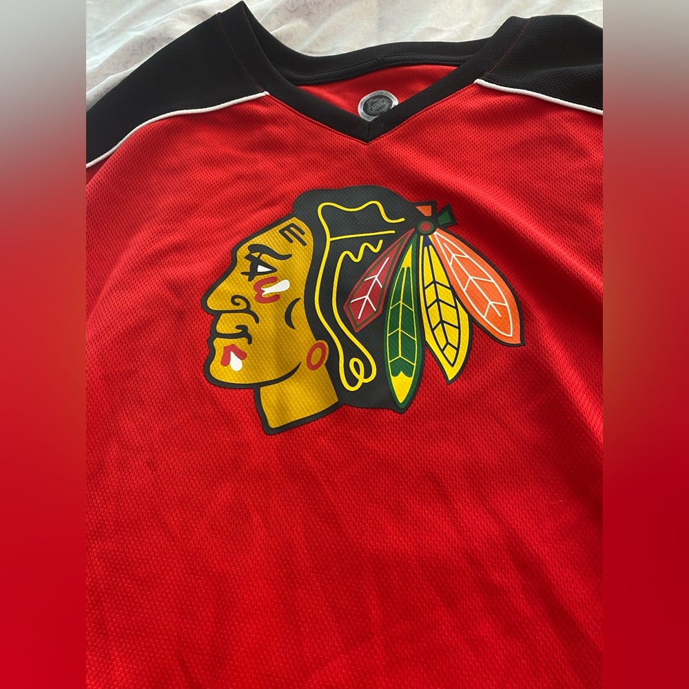 Chicago Blackhawk’s jersey NWT - Picture 4 of 8